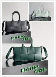Picture of Bottega Veneta Handbags _SKUfw184064036fw